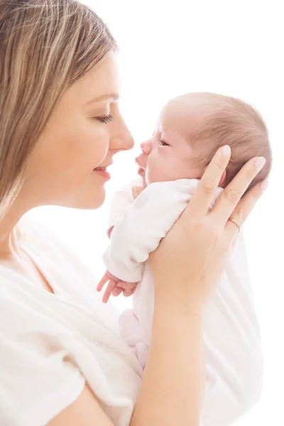 Moeder met pasgeboren baby, moeder op zoek naar nieuwe geboren Kid gezicht — Stockfoto