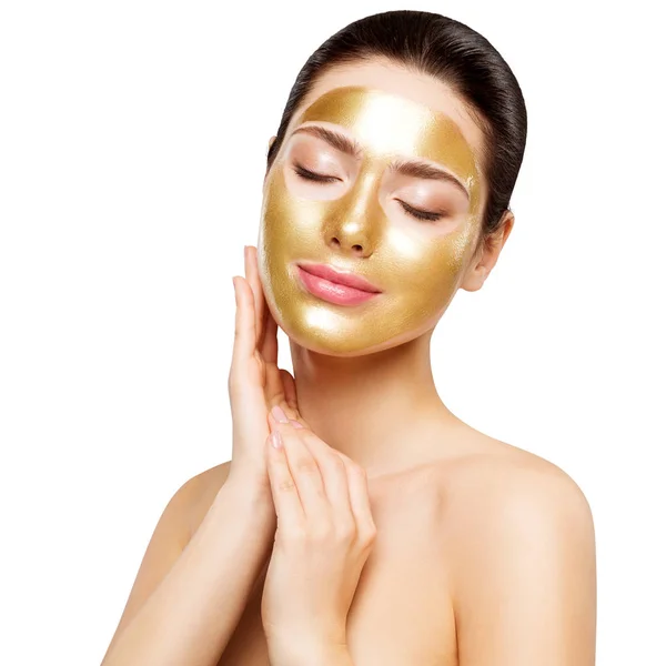 Máscara de oro de mujer, hermosa cara cosmética de piel dorada modelo — Foto de Stock