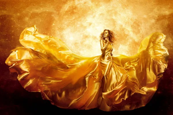 Μόδα μοντέλο χρυσό χρώμα δέρμα, φαντασία γυναίκα ομορφιά καλλιτεχνικό κυματιστό φόρεμα — Φωτογραφία Αρχείου