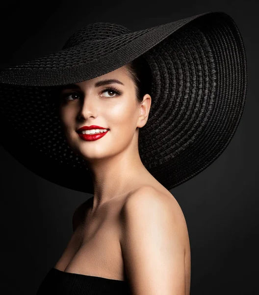 Belleza Mujer Sombrero Ancho Ala Ancha Modelo Moda Hermosa Sonriente — Foto de Stock