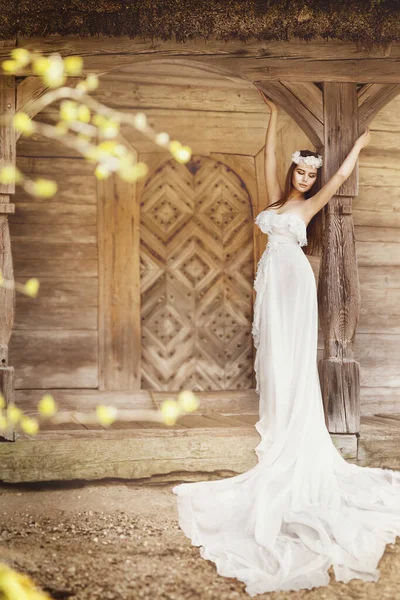 Mode Modell Langes Weißes Kleid Folk Country Stil Heiden Hochzeit — Stockfoto