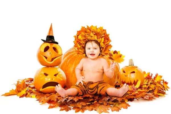 Autumn Happy Baby Portrait Nettes Kind Herbstblätterhut Neben Kürbis Sitzen — Stockfoto