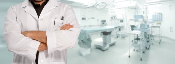 Medico in sala operatoria — Foto Stock