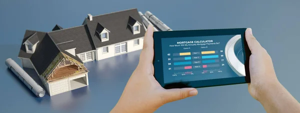 住宅ローン計算機と改造中の家のインテリアを持つモバイルデバイスの3Dレンダリング — ストック写真