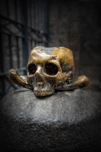 Neapolitan Skull Bronze Used Lucky Charm People — Stock Photo, Image