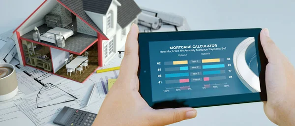 住宅ローン計算機と改造中の家のインテリアを持つモバイルデバイスの3Dレンダリング — ストック写真