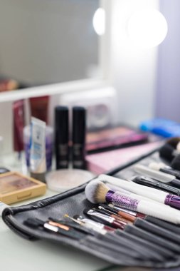 Kalıcı makyaj tablo clouseup