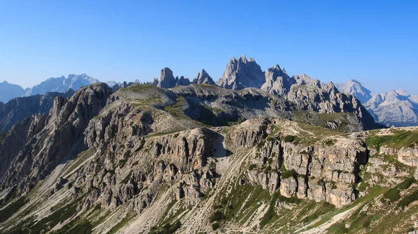 Panorama Lavaredo Doruklarına Yakınındaki Dolomites Üzerinde — Stok fotoğraf