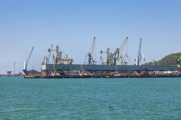 Zona Portuaria Grúas Cargando Buques Puerto Comercio Exportación Importación Logística —  Fotos de Stock