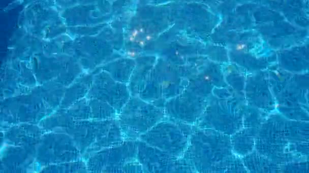 Surface Piscine Bleue Fond Eau Avec Reflets Soleil — Video