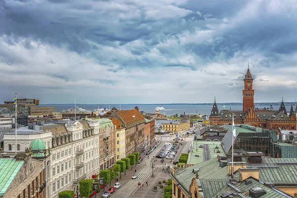 瑞典赫尔辛堡 2017年6月11日 赫尔辛堡中心的市政厅景观 — 图库照片