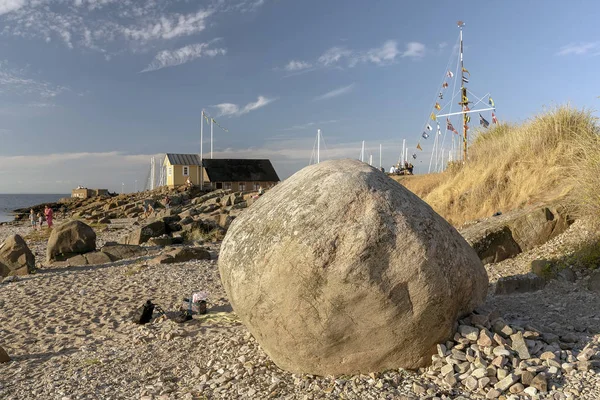 Torekov 2018年8月02日 瑞典海岸 Torekov 上著名的圣索拉石形象 — 图库照片