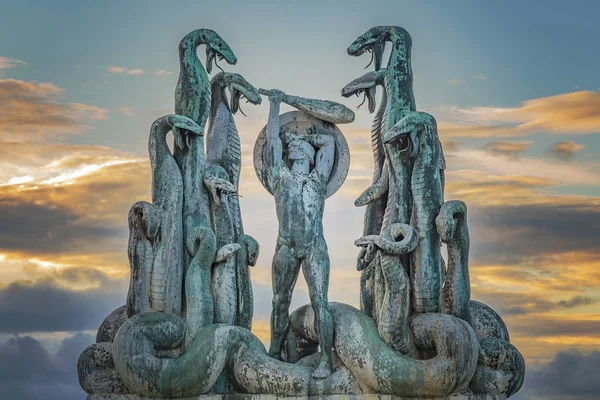 Hydra Helsingor Danimarkalı Harbor Adlı Güneş Doğarken Mücadele Herkül Heykeli — Stok fotoğraf