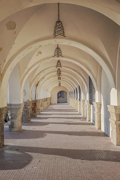 Een Oude Portico Rhodos Stad Griekenland Een Mooie Zomerdag — Stockfoto