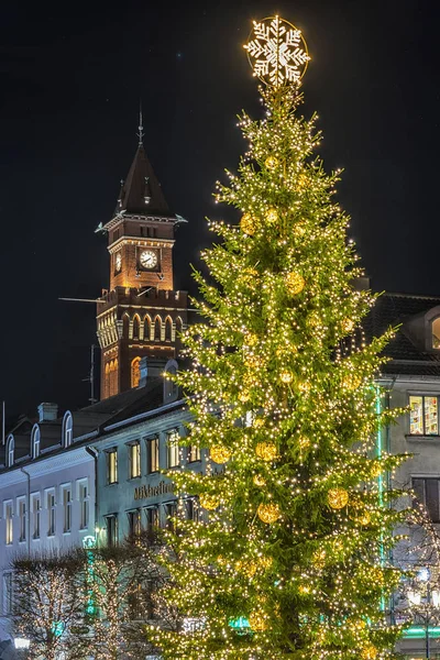 Bir Noel Ağaçları Aydınlatmaları Helsingborg Sveç — Stok fotoğraf