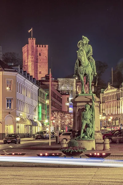 ヘルシンボリ スウェーデン 2018 長時間露光時の夜景 Helsingborgs 町の主要広場 — ストック写真