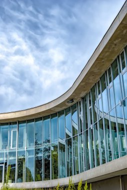 Braga'nın Üniversitesi Kütüphane Nehri üzerinde.