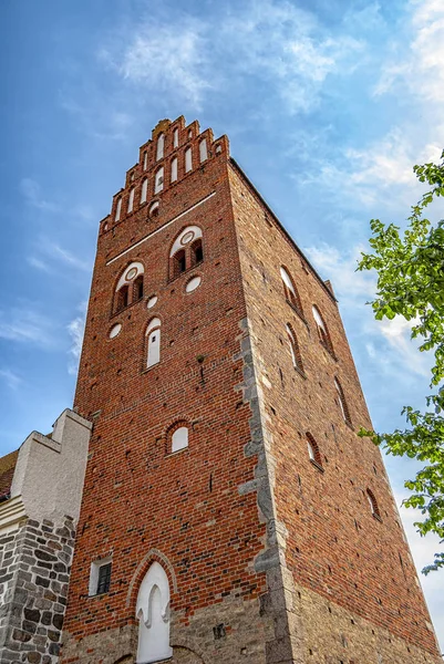 セント メリーズは Ahus のスウェーデンの町の古い中世の教会 — ストック写真
