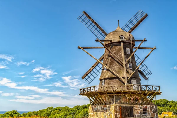 Molino de viento Bracke en Suecia — Foto de Stock