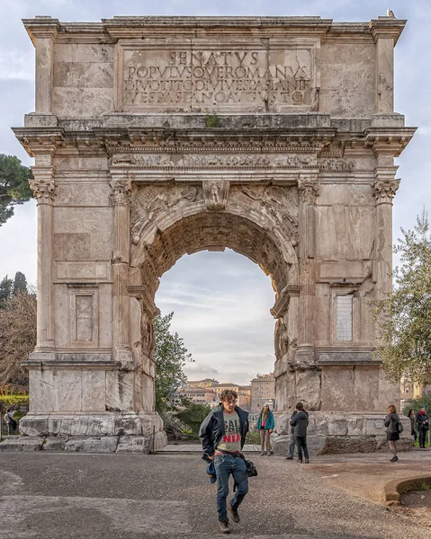 Римская арка Тита — стоковое фото