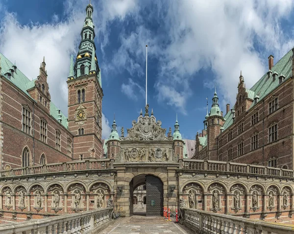 Kasteel van Frederiksborg groothoek vervorming — Stockfoto