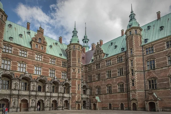 Frederiksborg Castle binnenplaats gevel — Stockfoto