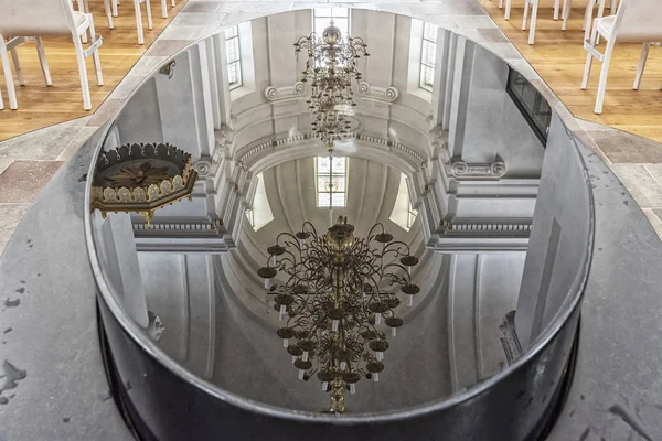 Karlskrona Fredrik kyrka dopfunt — Stockfoto
