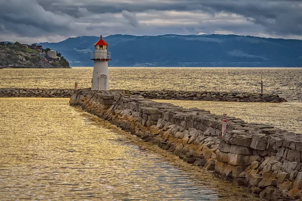 Trondheims fyr på Sunset Landscape — Stockfoto