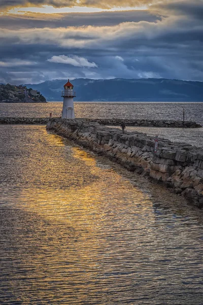 Farol de Trondheim ao pôr do sol — Fotografia de Stock