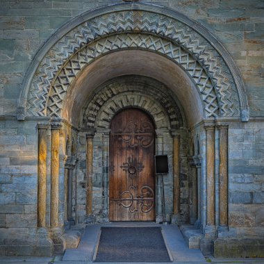 Trondheim Nidaros Katedrali Yan Girişi
