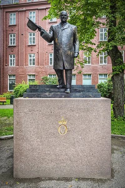 Statua di Trondheim del re Olav V — Foto Stock