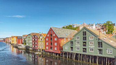 Trondheim Nehri Nidelva Dockside Depolar Editoryal