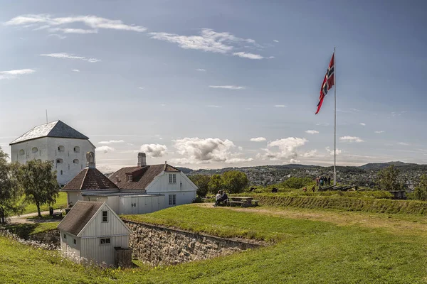 Twierdza Kristiansten w Trondheim i dom kapitanów — Zdjęcie stockowe