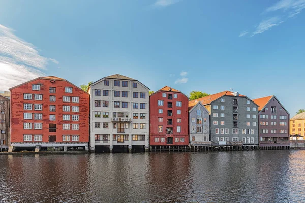 Řeka Trondheim ve skladech Nidelva — Stock fotografie