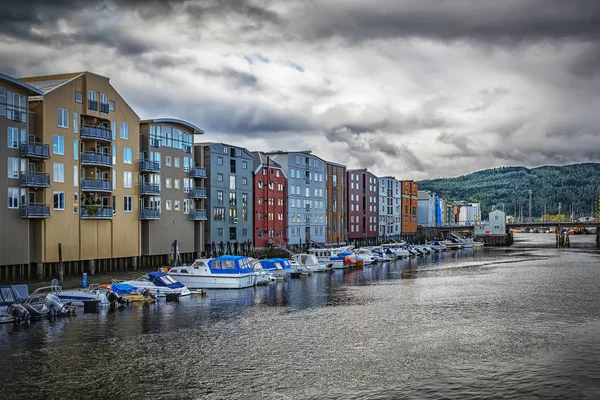 Trondheim River Nidelva Dockside Warehouse domy — Zdjęcie stockowe