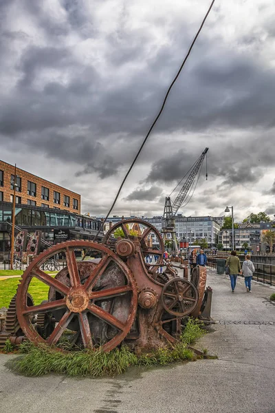 Área de Trondheim Solsiden com maquinaria velha — Fotografia de Stock