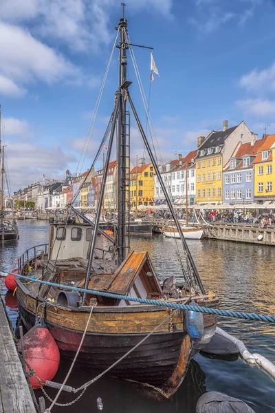 Copenhagen Nyhavn Foreground渔船 — 图库照片