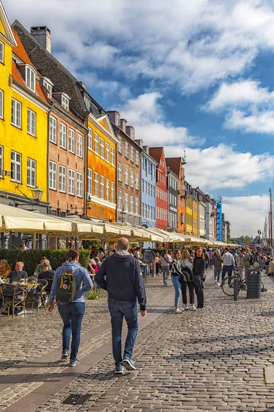 Promenáda okresu Nyhavn v Kodani — Stock fotografie