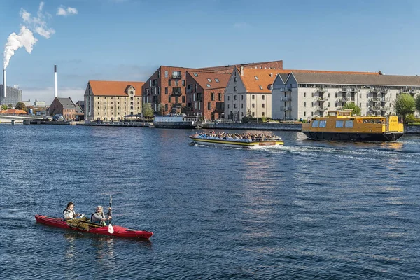 Río Copenhague Kayakers verdes — Foto de Stock