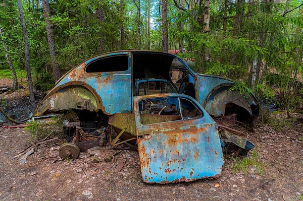 Kirkoe Mosse Suecia Mayo 2020 Cementerio Automóviles Situado Bosque Kirkoe — Foto de Stock