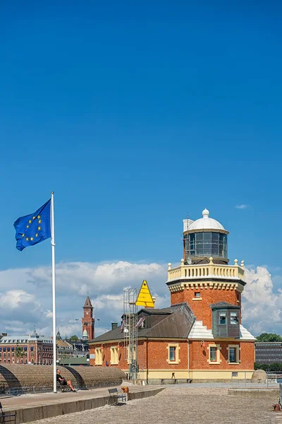 ヘルシンボルグ スウェーデン 2020年6月27日 ヘルシンボルグ港の入り口にある古い赤レンガ造りの灯台 — ストック写真
