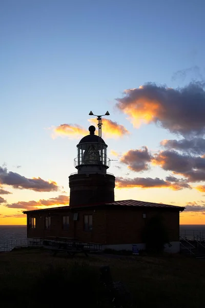 スウェーデン南西部のクルラベルグの海岸に位置する主な灯台 — ストック写真