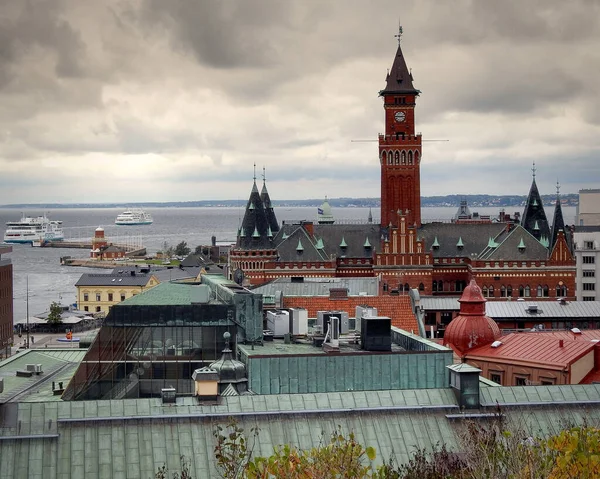 Helsingborg Sweden 2020年10月6日 デンマークから2本のフェリーが発着することを示す都市からの高い眺め — ストック写真