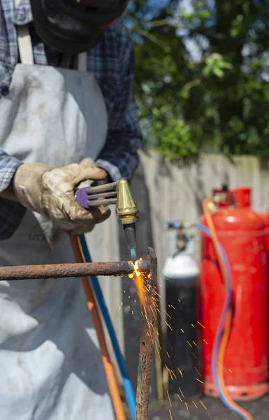 Gaz Kesme Meşalesi Kullanma — Stok fotoğraf