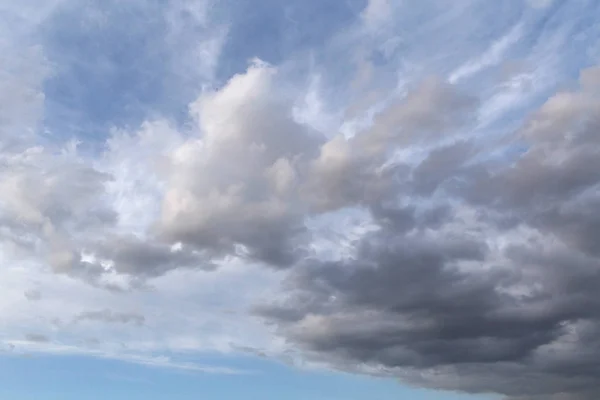 Nuvens Chuva Céu Azul — Fotografia de Stock