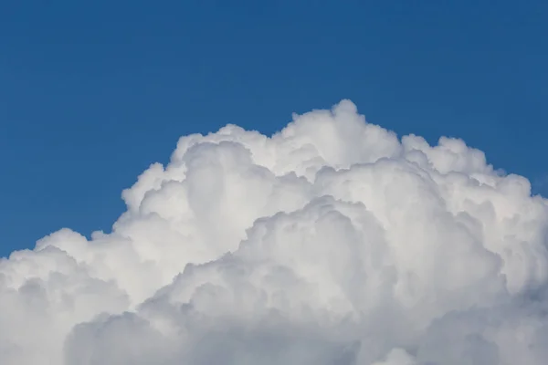 Vue Sur Des Nuages Blancs Moelleux Dans Ciel Bleu — Photo