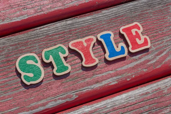 木のベンチに木製の文字で作られた単語スタイル — ストック写真