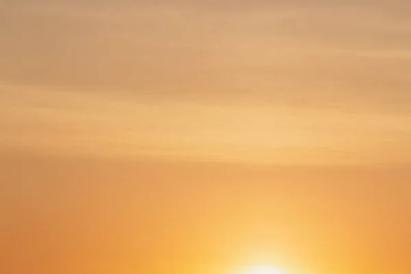 Abstrakter Natürlicher Hintergrund Blick Auf Den Himmel Mit Aufgehender Sonne — Stockfoto