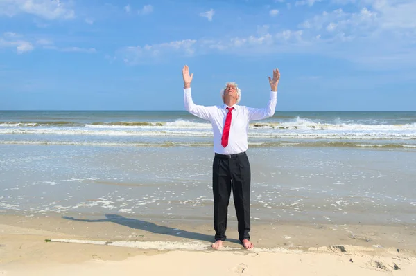 Business Man Formal Suit Zen Meditation Beach — Stock Photo, Image