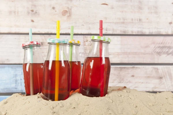 Flaschen Rote Limonade Mit Trinkhalm — Stockfoto